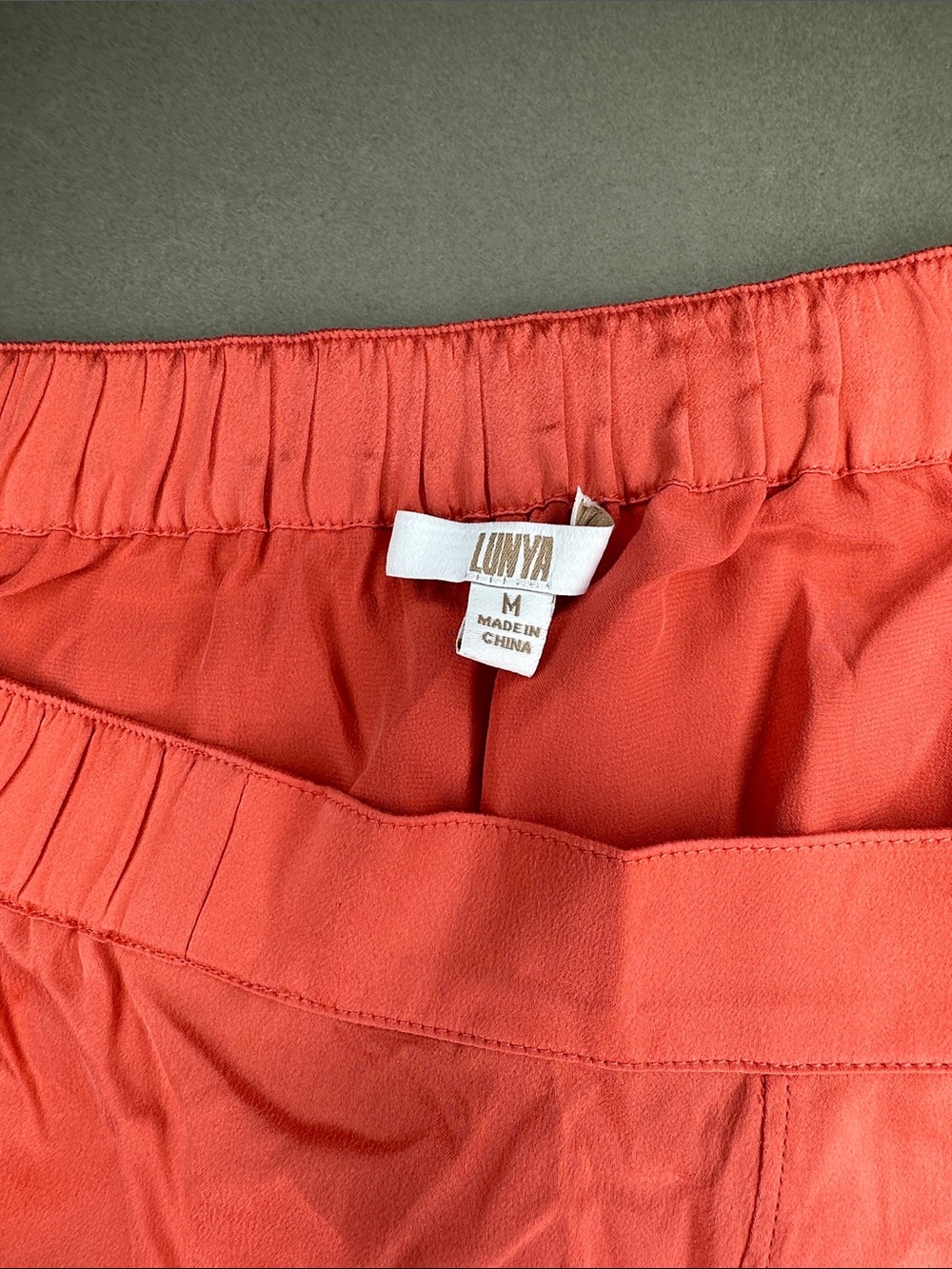 lunya Coral Satin Lounge Shorts 100% Silk - M - Picture 3 of 6